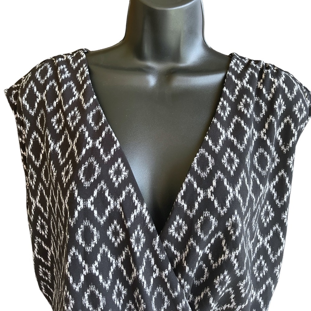 Banana Republic Black and White Patterned Romper - Picture 4 of 10